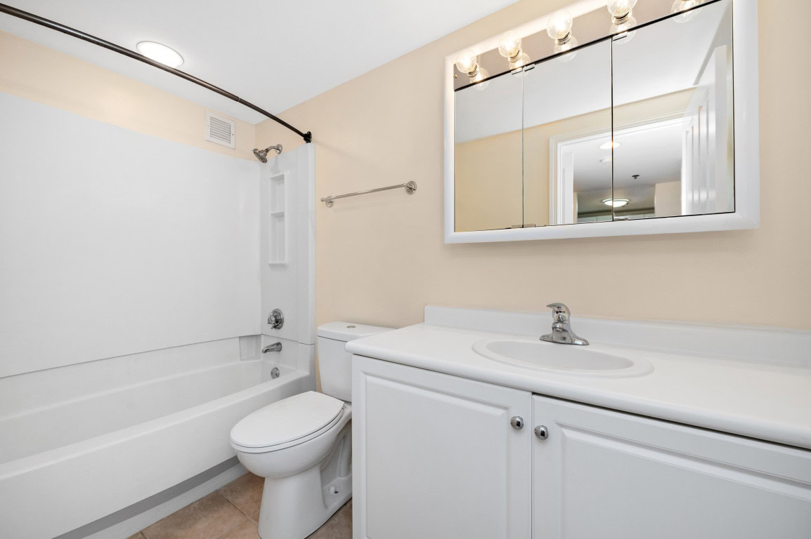 2nd bathroom